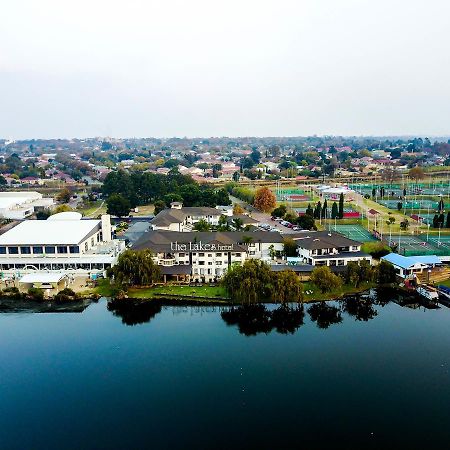 The Lakes Hotel & Conference Centre Benoni Exterior foto